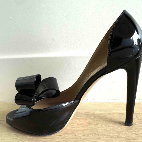 Valentino Garavani Black Patent Platform Peep Toe Bow Pumps - Picture 4 of 8